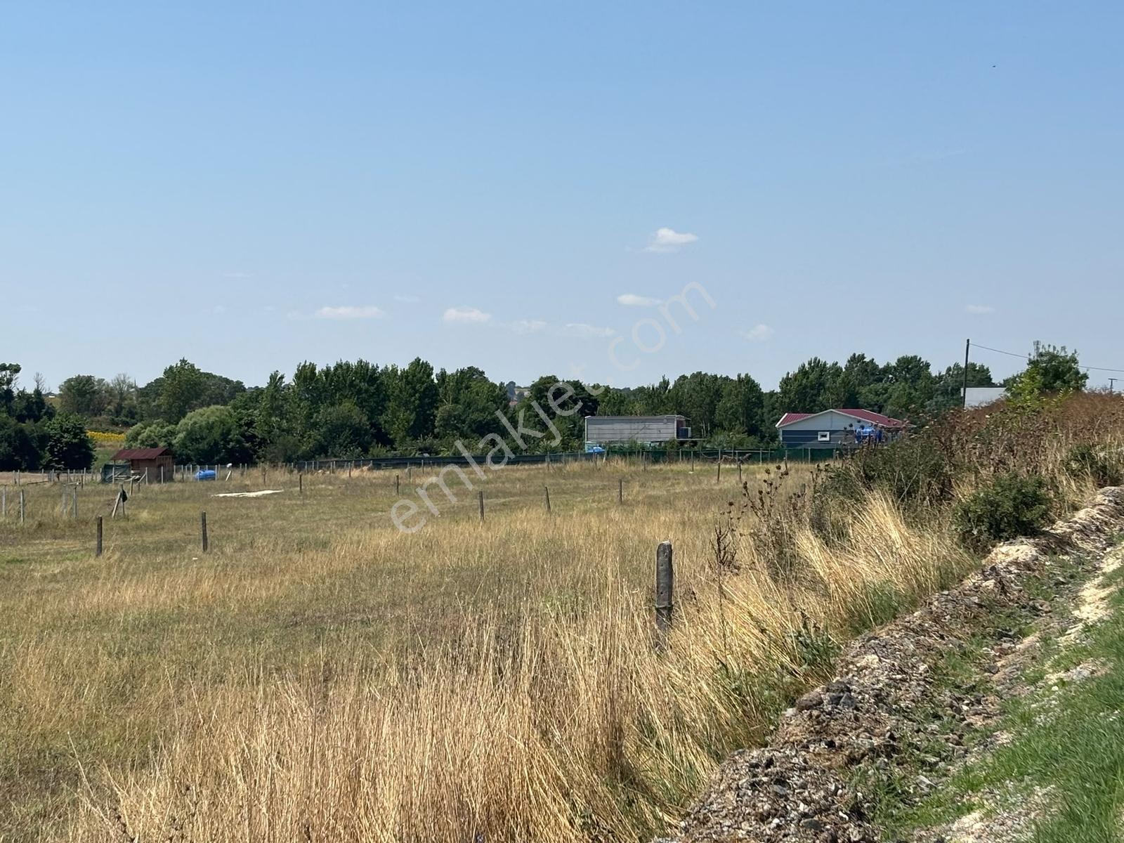 Güven'den Saray'da 300m² İmarlı Tek Tapu Yola Cephe Arsa !!!!!! — fotoğraf 9
