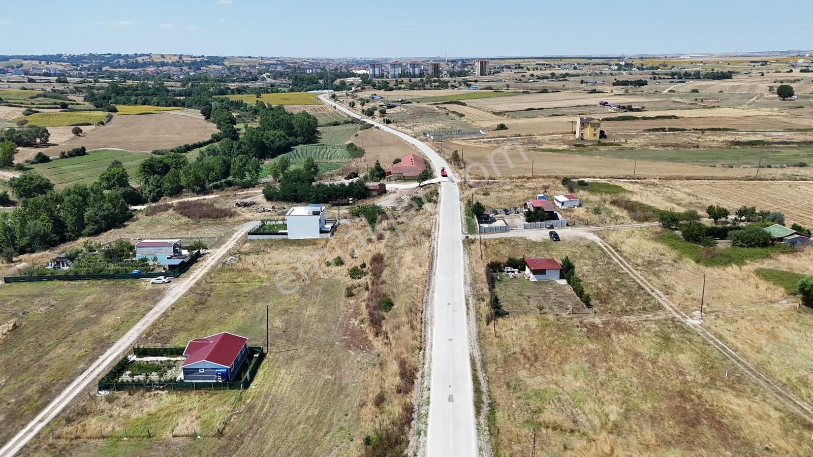 Güven'den Saray'da 300m² İmarlı Tek Tapu Yola Cephe Arsa !!!!!! — fotoğraf 11