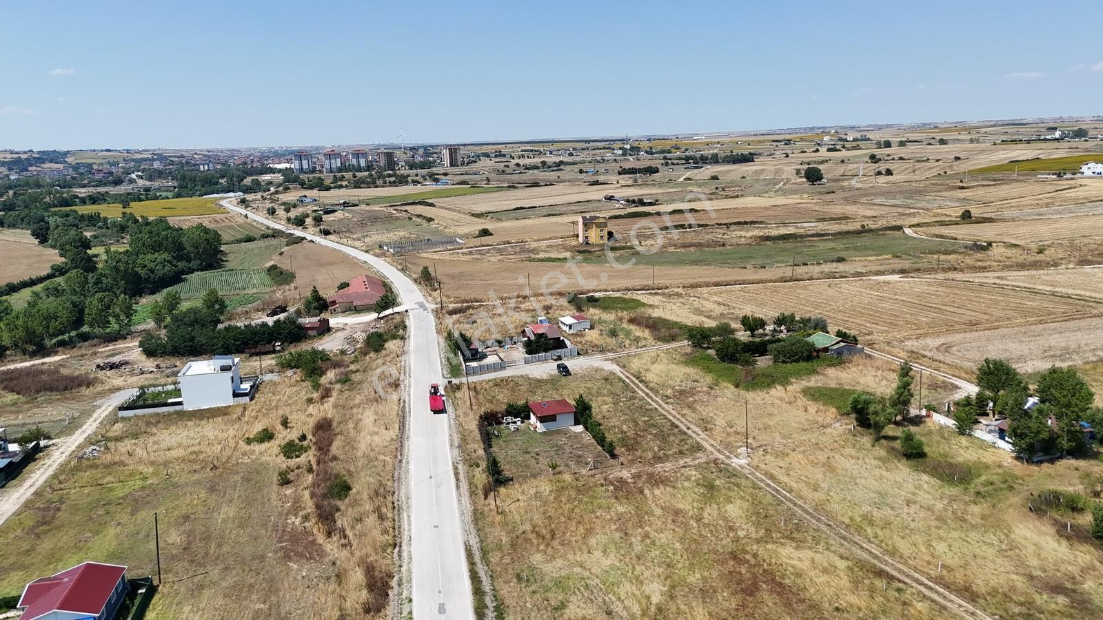 Güven'den Saray'da 300m² İmarlı Tek Tapu Yola Cephe Arsa !!!!!! — fotoğraf 13
