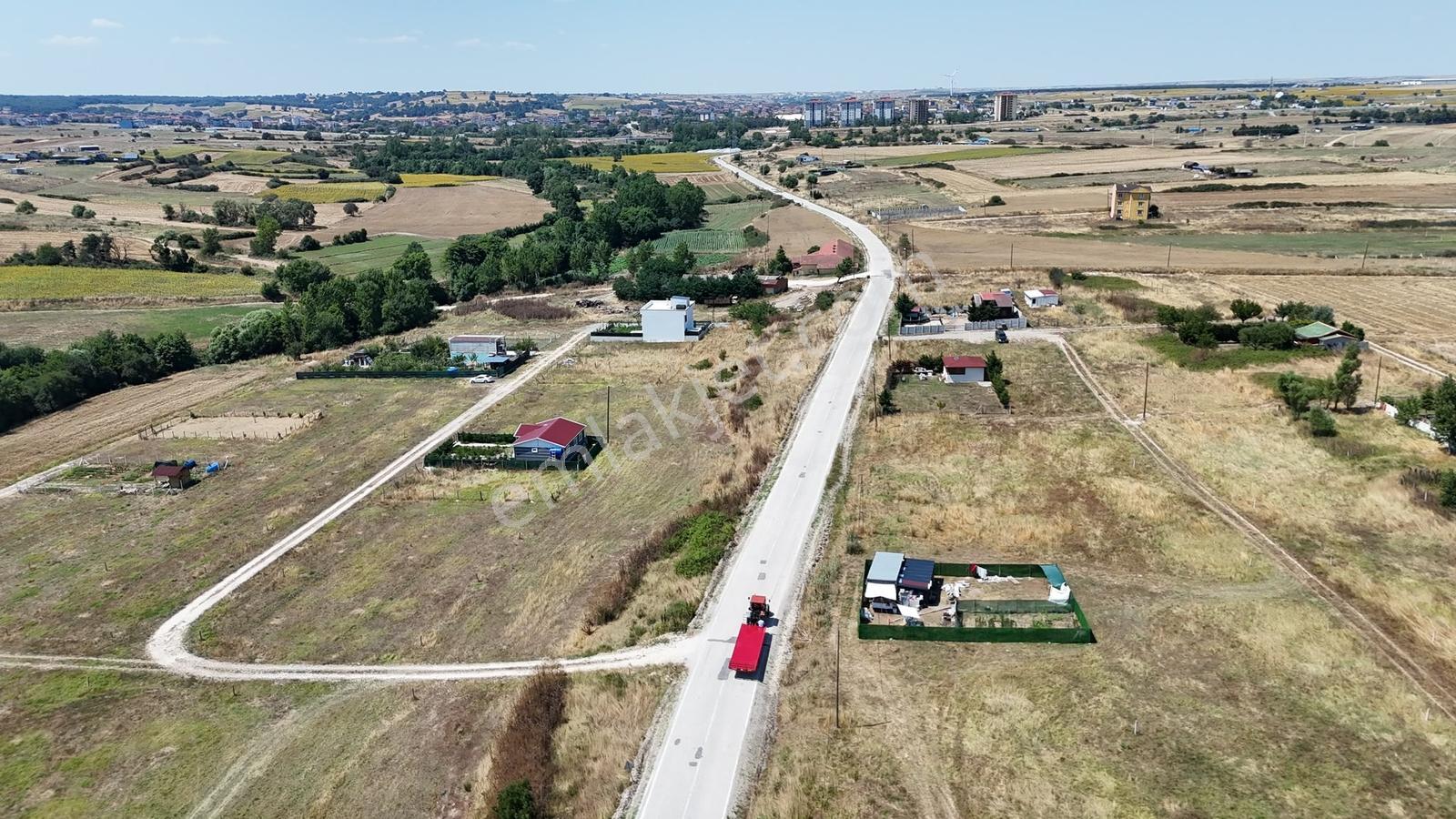 Güven'den Saray'da 300m² İmarlı Tek Tapu Yola Cephe Arsa !!!!!! — fotoğraf 15