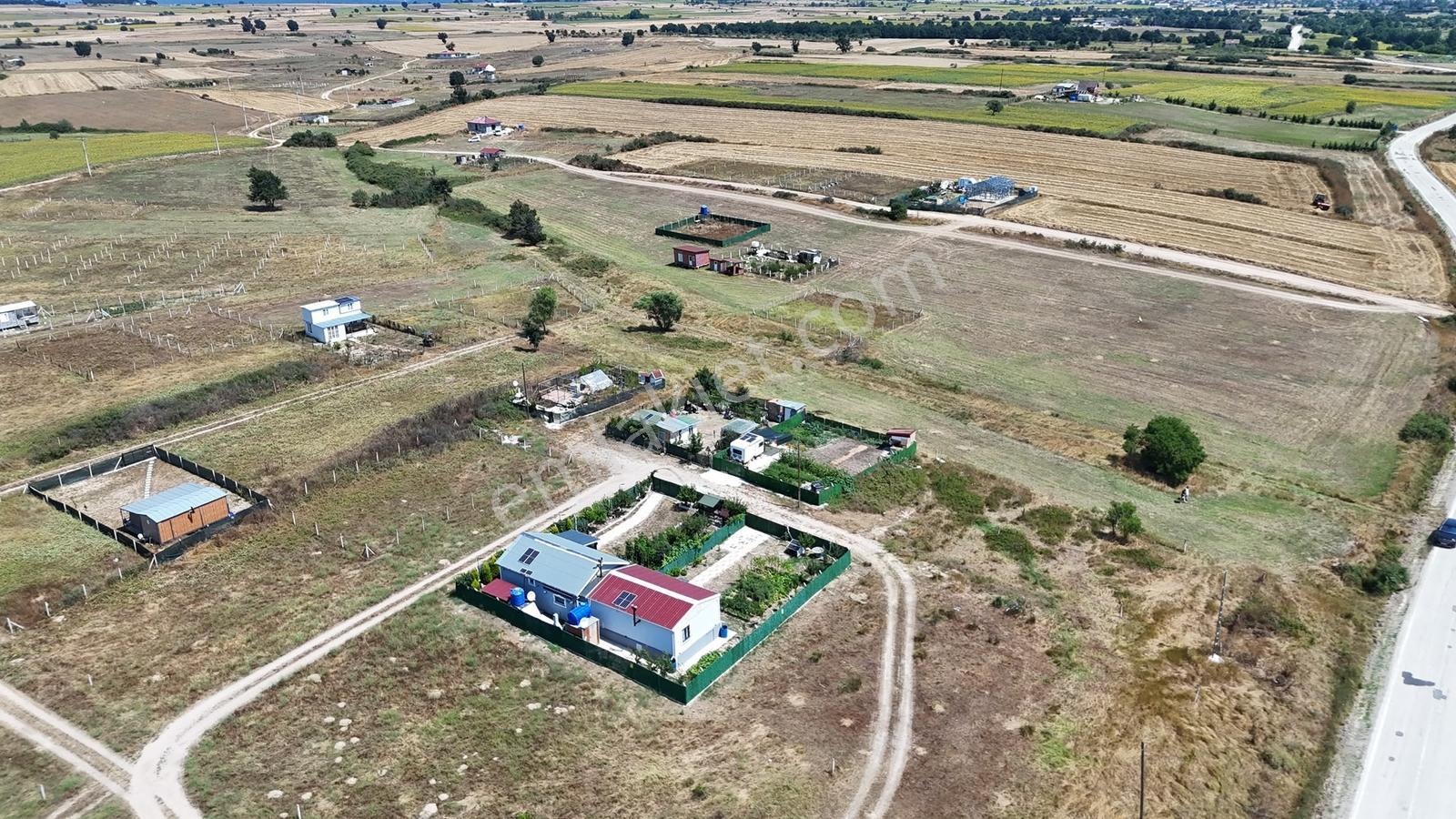 Güven'den Saray'da 300m² İmarlı Tek Tapu Yola Cephe Arsa !!!!!! — fotoğraf 19
