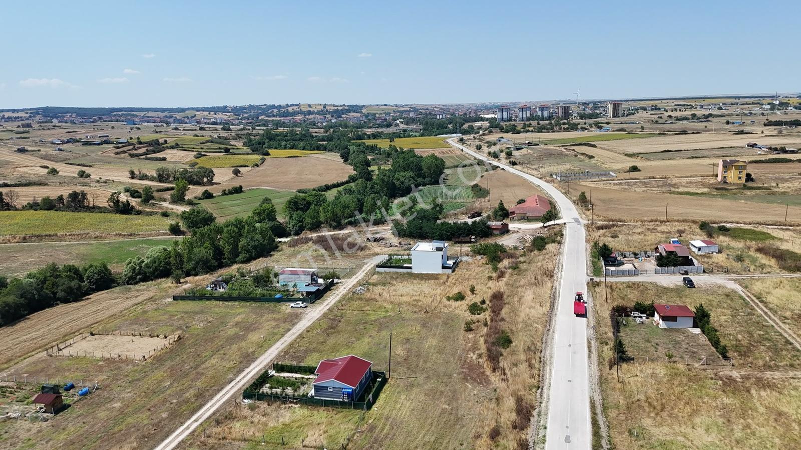 Güven'den Saray'da 300m² İmarlı Tek Tapu Yola Cephe Arsa !!!!!! — fotoğraf 23