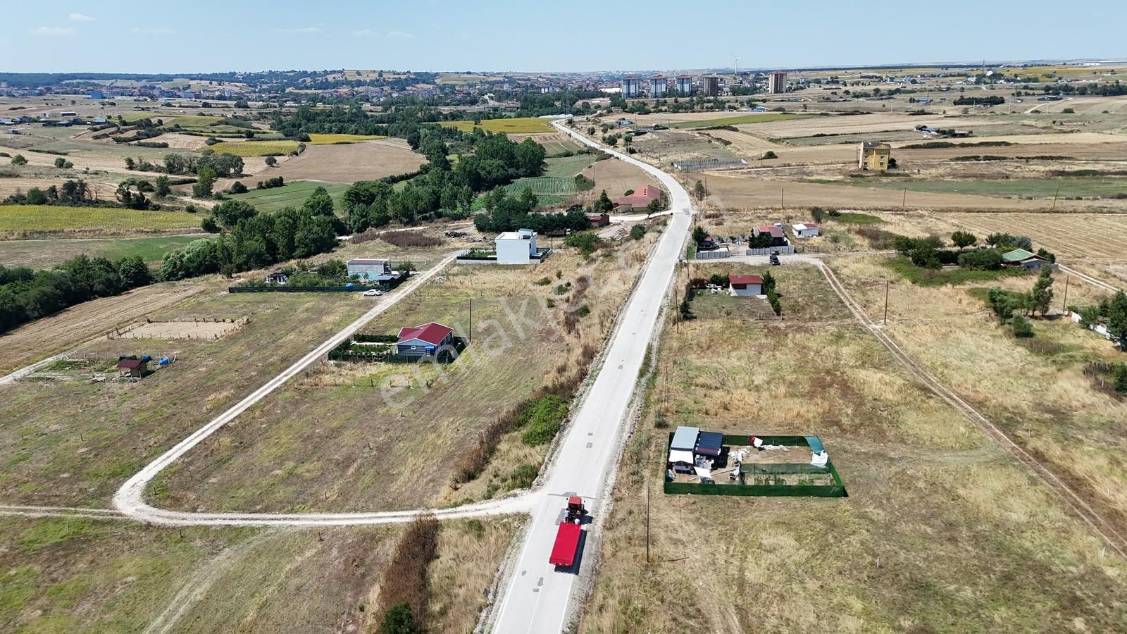 Güven'den Saray'da 300m² İmarlı Tek Tapu Yola Cephe Arsa !!!!!! — fotoğraf 26
