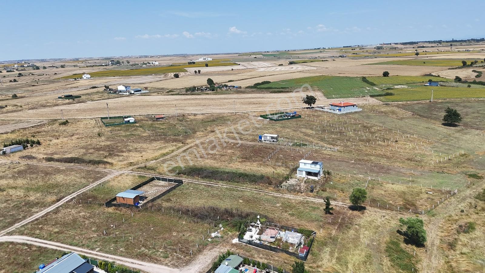 Güven'den Saray'da 300m² İmarlı Tek Tapu Yola Cephe Arsa !!!!!! — fotoğraf 28