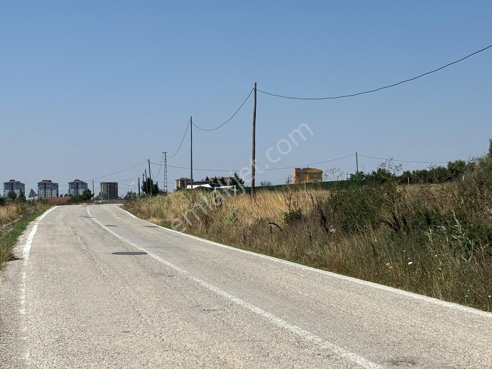 Güven'den Saray'da 300m² İmarlı Tek Tapu Yola Cephe Arsa !!!!!! — fotoğraf 35