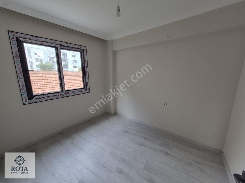 Rota Emlaktan Buca Akıncılar Mah Asansörlü 1+1 Satılık Daire — fotoğraf 6