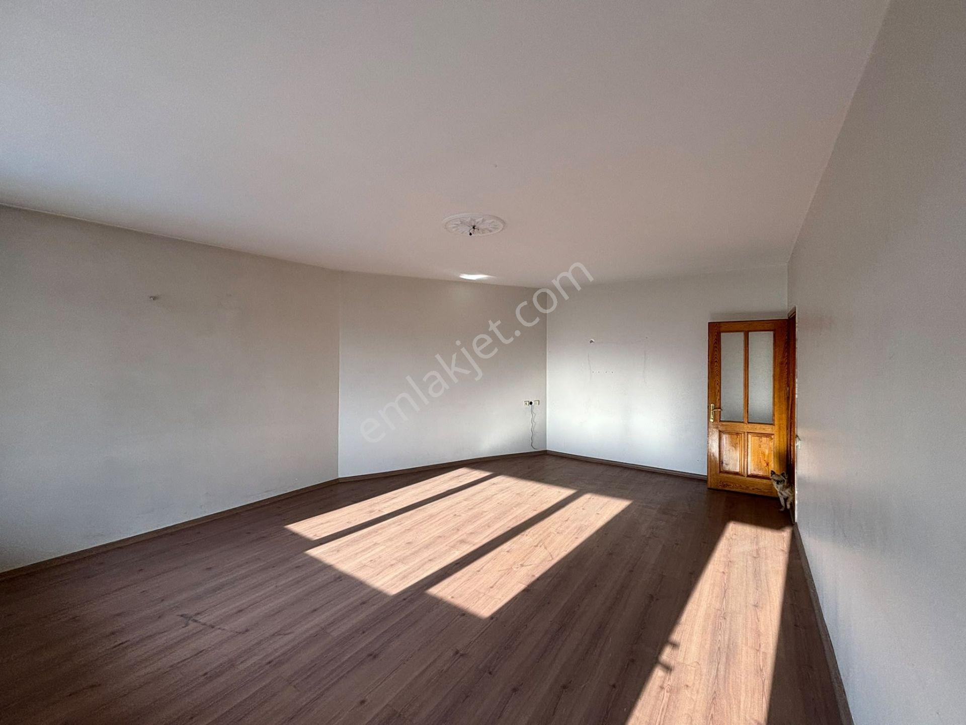 Kerkük Cadde Cephe Asya Lahmacun Üstü Güvenilir Sitesi Satılık Ara Kat 4+1 Oturuma Hazır Bakımlı — fotoğraf 9