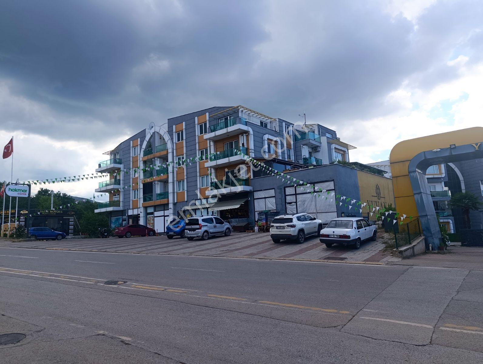 Cb Mark'tan Başiskele'de Satılık Site İçi 2+1 Ara Kat Daire — fotoğraf 2