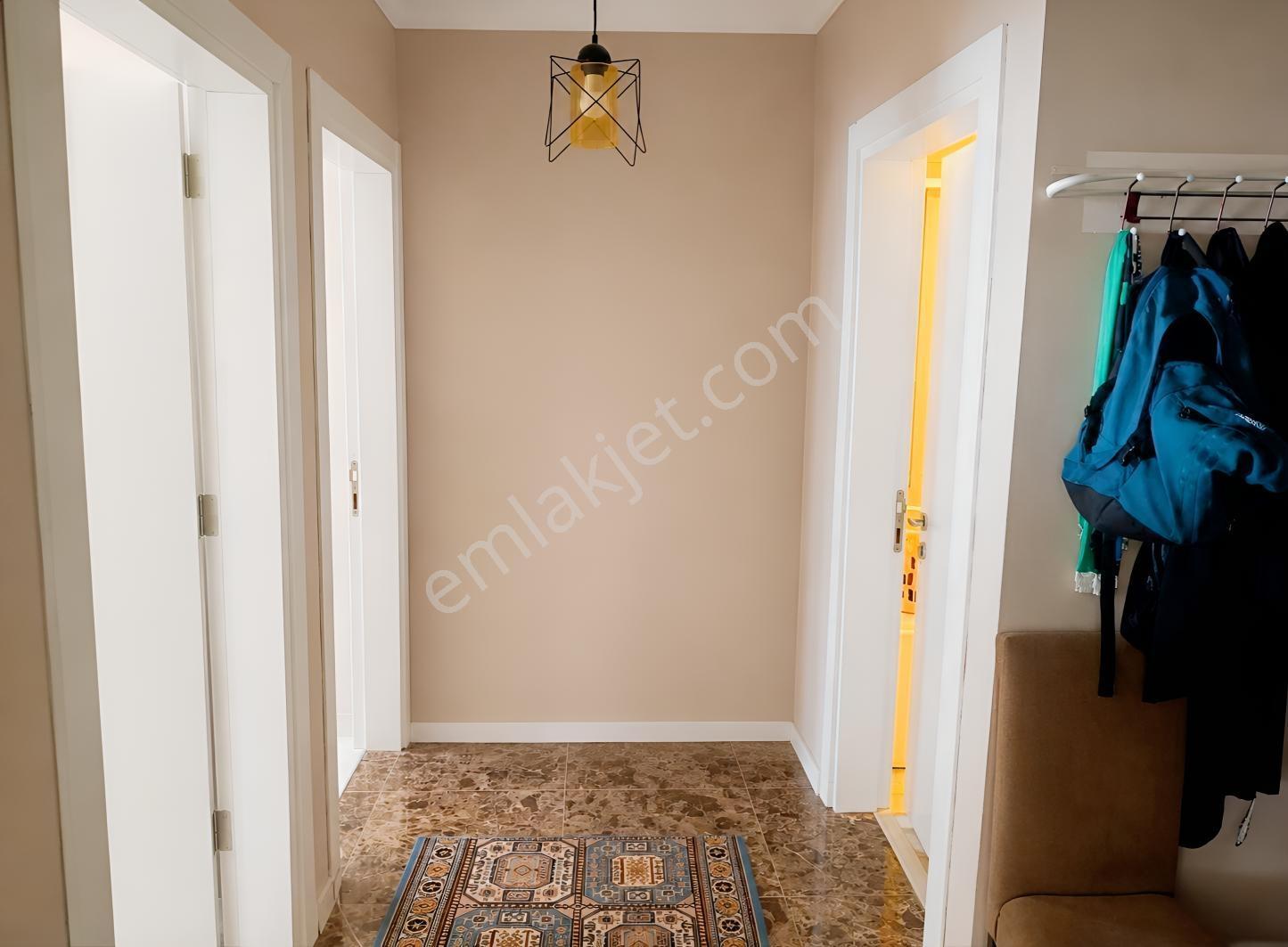 Cb Mark'tan Başiskele'de Satılık Site İçi 2+1 Ara Kat Daire — fotoğraf 3