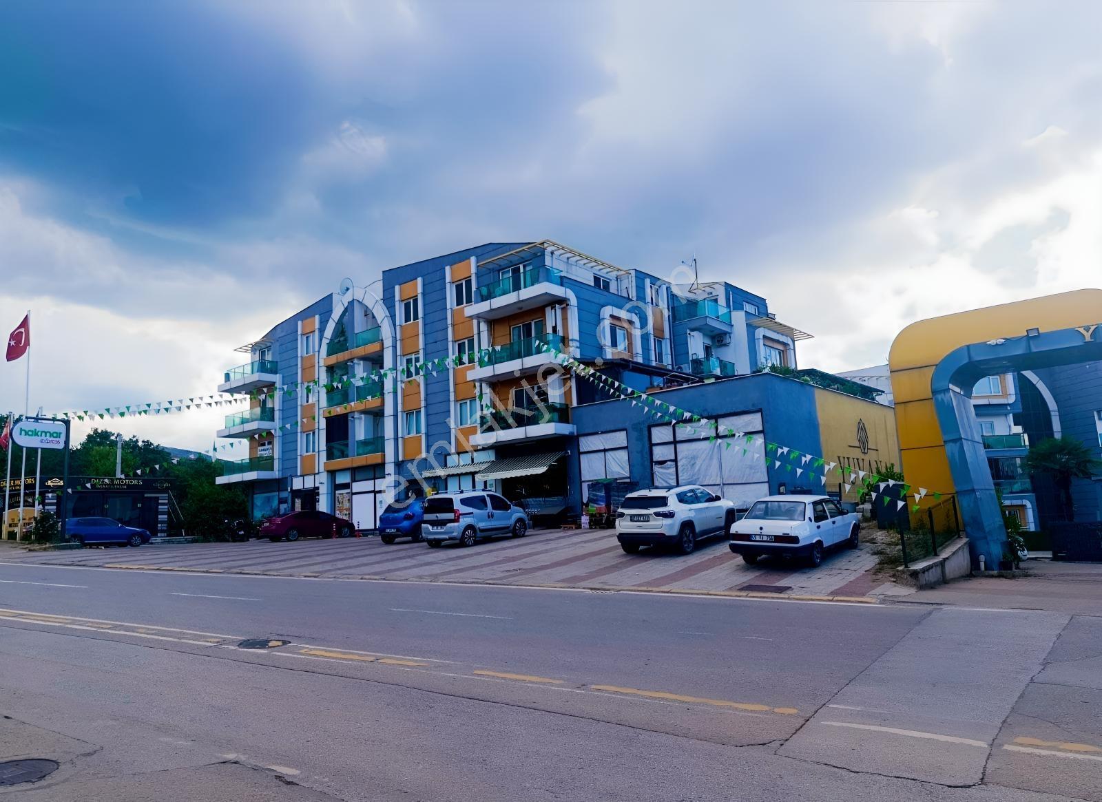 Cb Mark'tan Başiskele'de Satılık Site İçi 2+1 Ara Kat Daire — fotoğraf 15