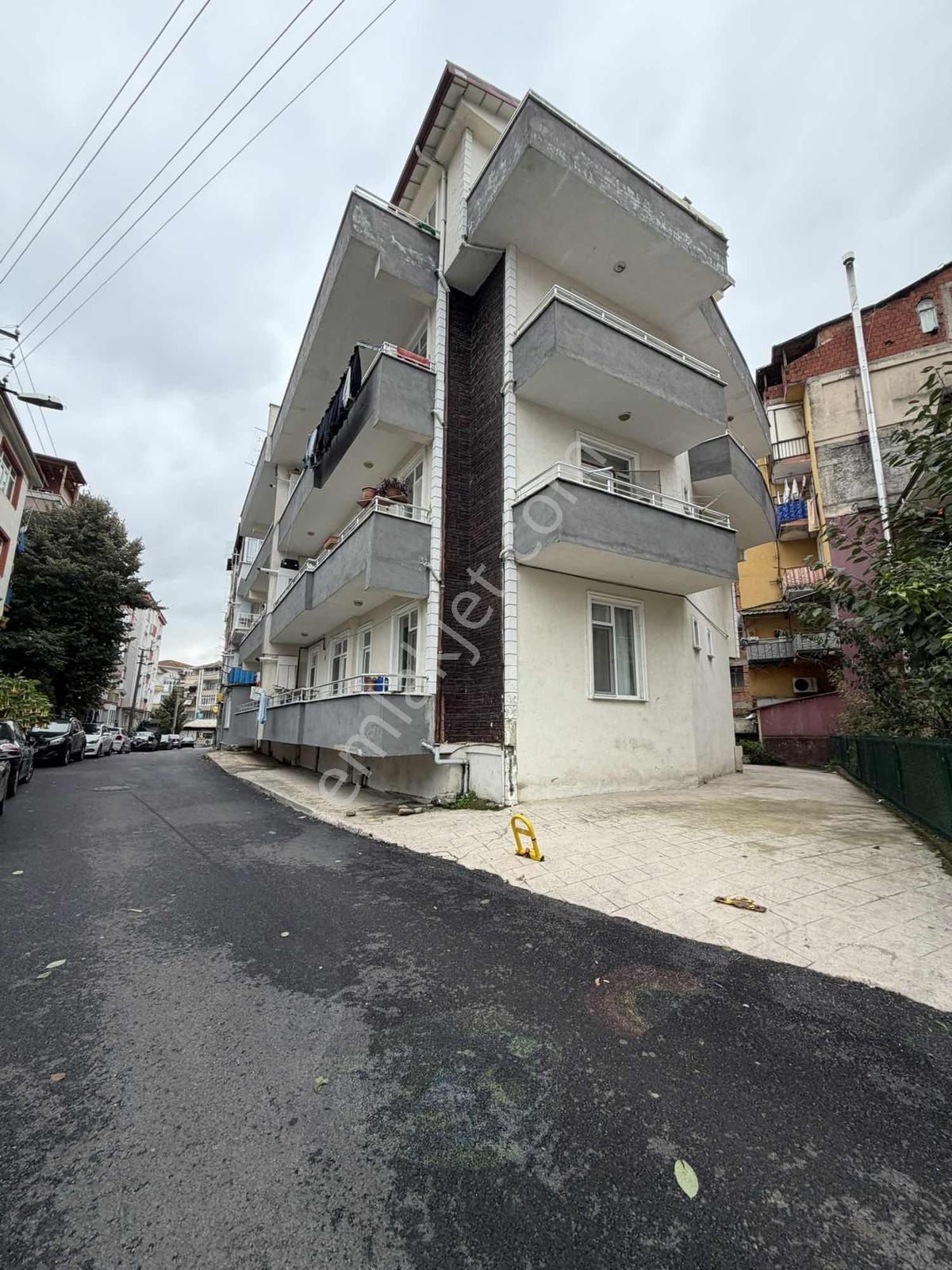 Gölcük Merkez Mh Donanma Yakını 3+1 Çatı Dubleks