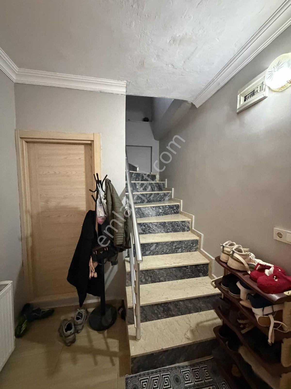 Gölcük Merkez Mh Donanma Yakını 3+1 Çatı Dubleks — fotoğraf 14