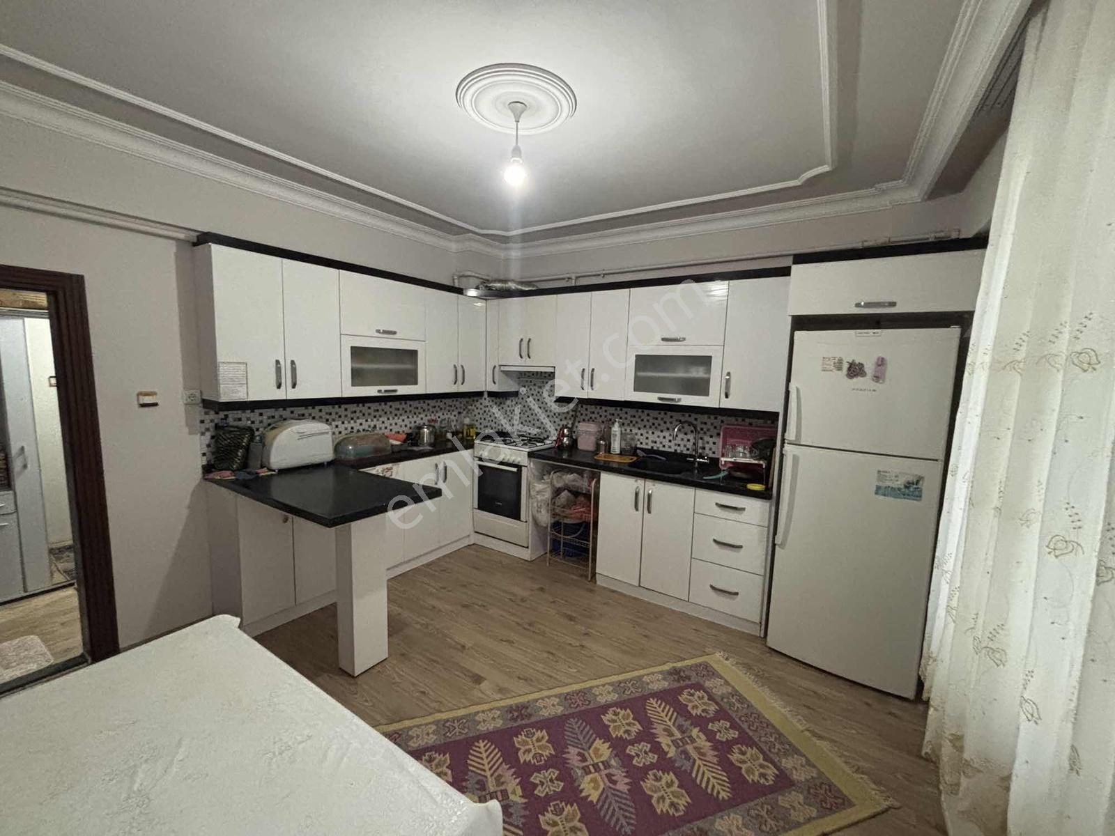 Mevlana Mah.de Satılık Mutfak Salon Ayrı 2+1 Fırsat Daire — fotoğraf 2