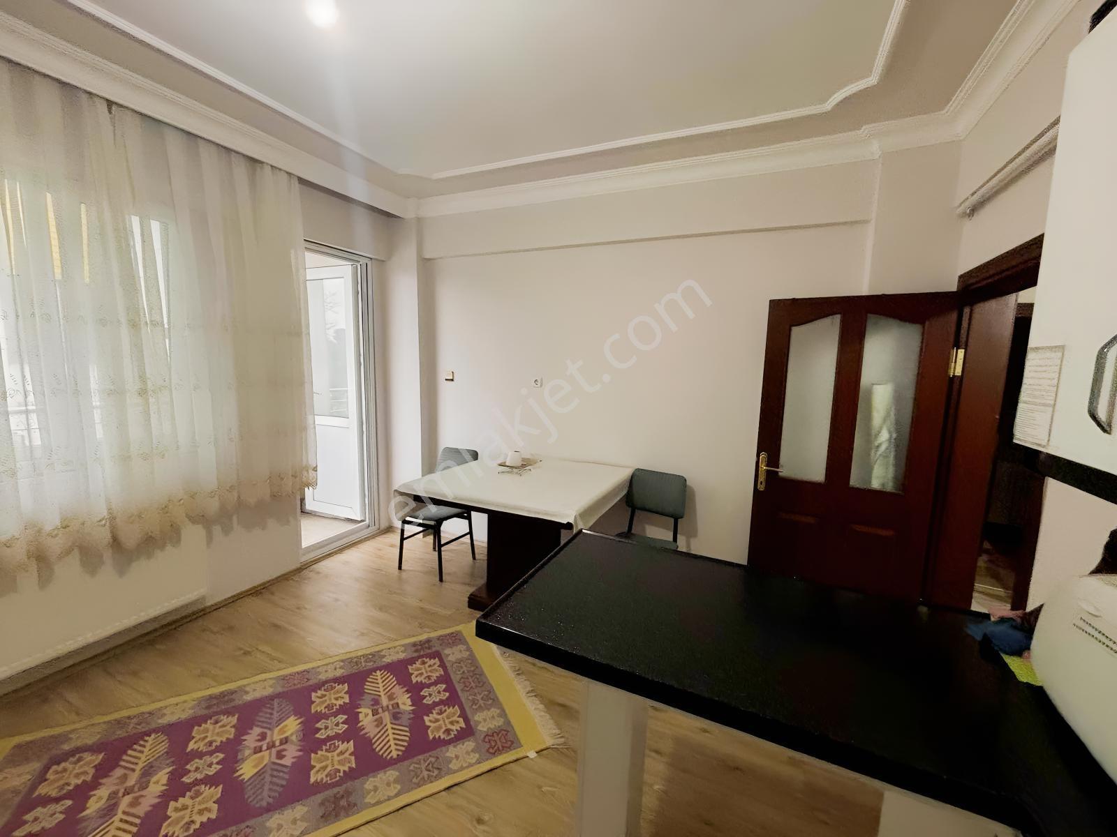 Mevlana Mah.de Satılık Mutfak Salon Ayrı 2+1 Fırsat Daire — fotoğraf 5