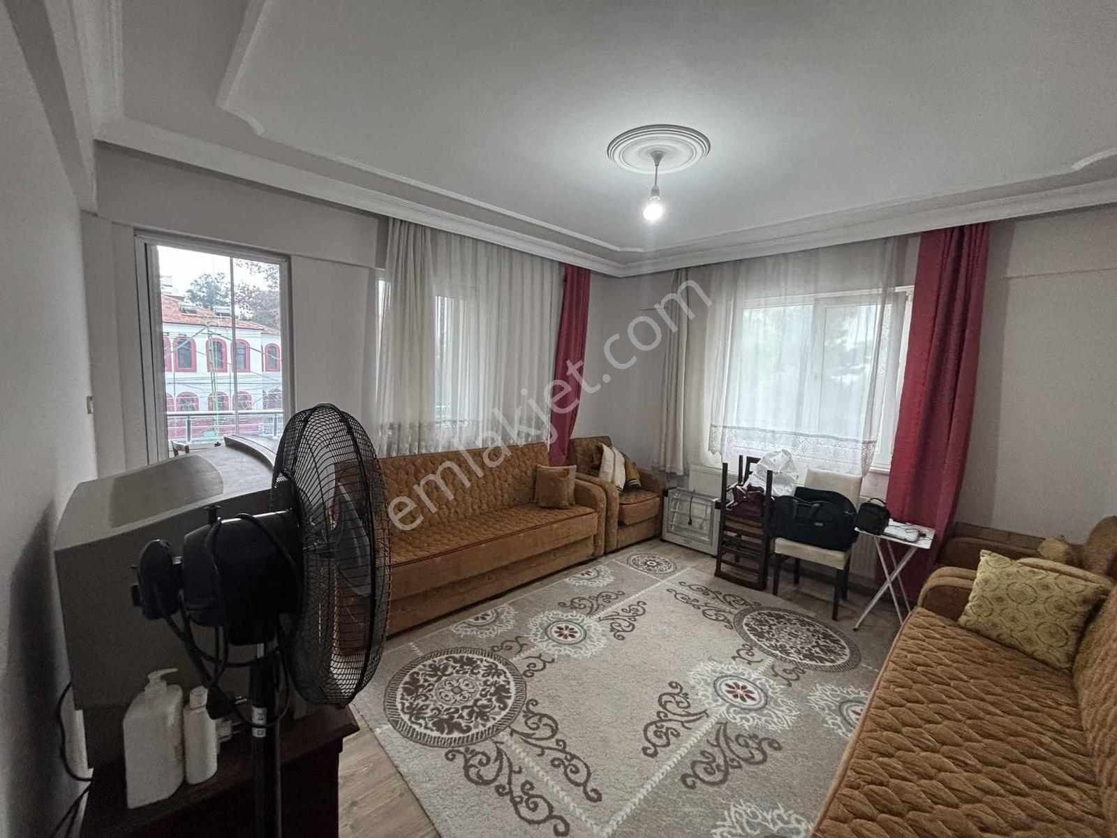 Mevlana Mah.de Satılık Mutfak Salon Ayrı 2+1 Fırsat Daire — fotoğraf 14