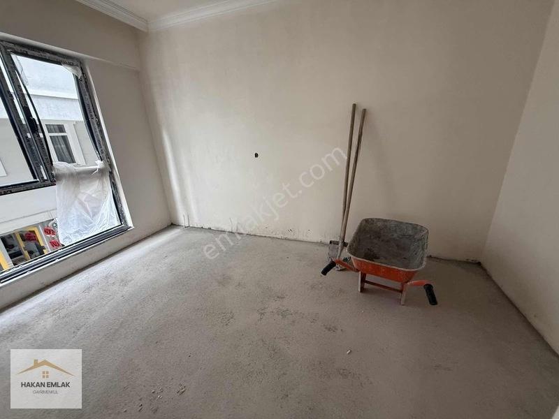 Hakan Emlak'tan Çarşı İçinde Satılık 1+1 Daireler! — fotoğraf 4