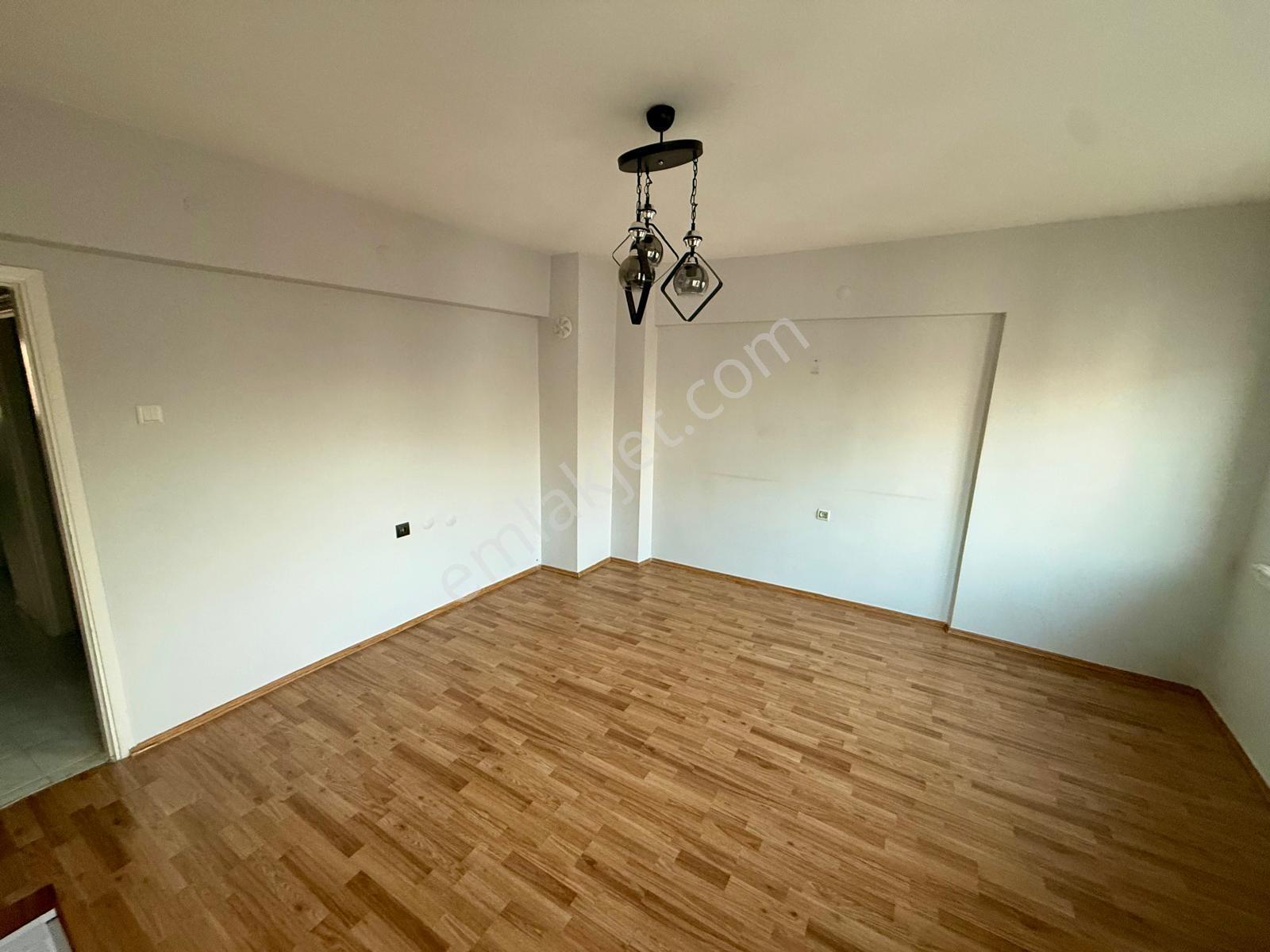 Yzg Den Seylap Caddesi Üzerinde Satılık Asansörlü 3+1 Daire — fotoğraf 3