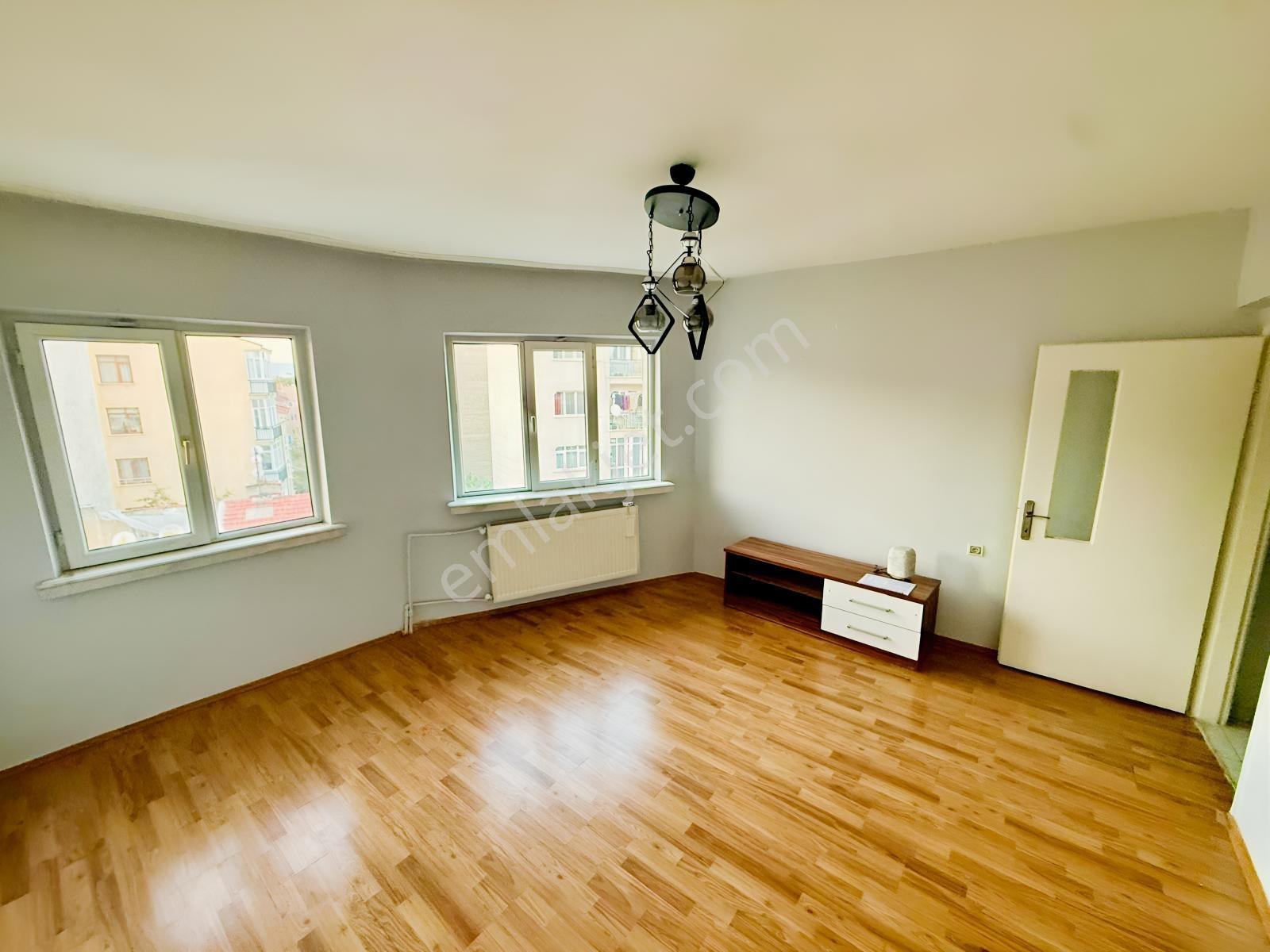 Yzg Den Seylap Caddesi Üzerinde Satılık Asansörlü 3+1 Daire — fotoğraf 5