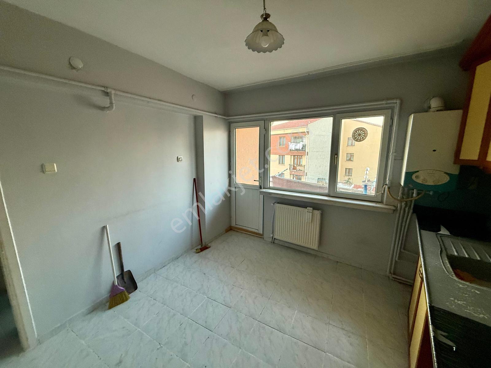 Yzg Den Seylap Caddesi Üzerinde Satılık Asansörlü 3+1 Daire — fotoğraf 8