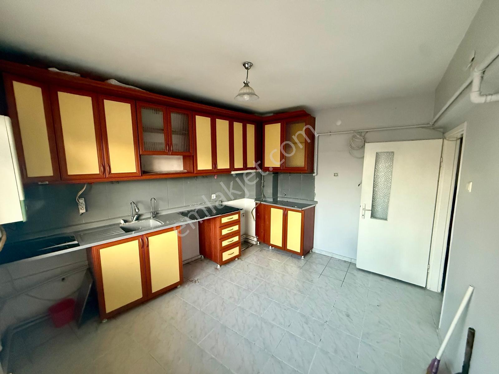 Yzg Den Seylap Caddesi Üzerinde Satılık Asansörlü 3+1 Daire — fotoğraf 10
