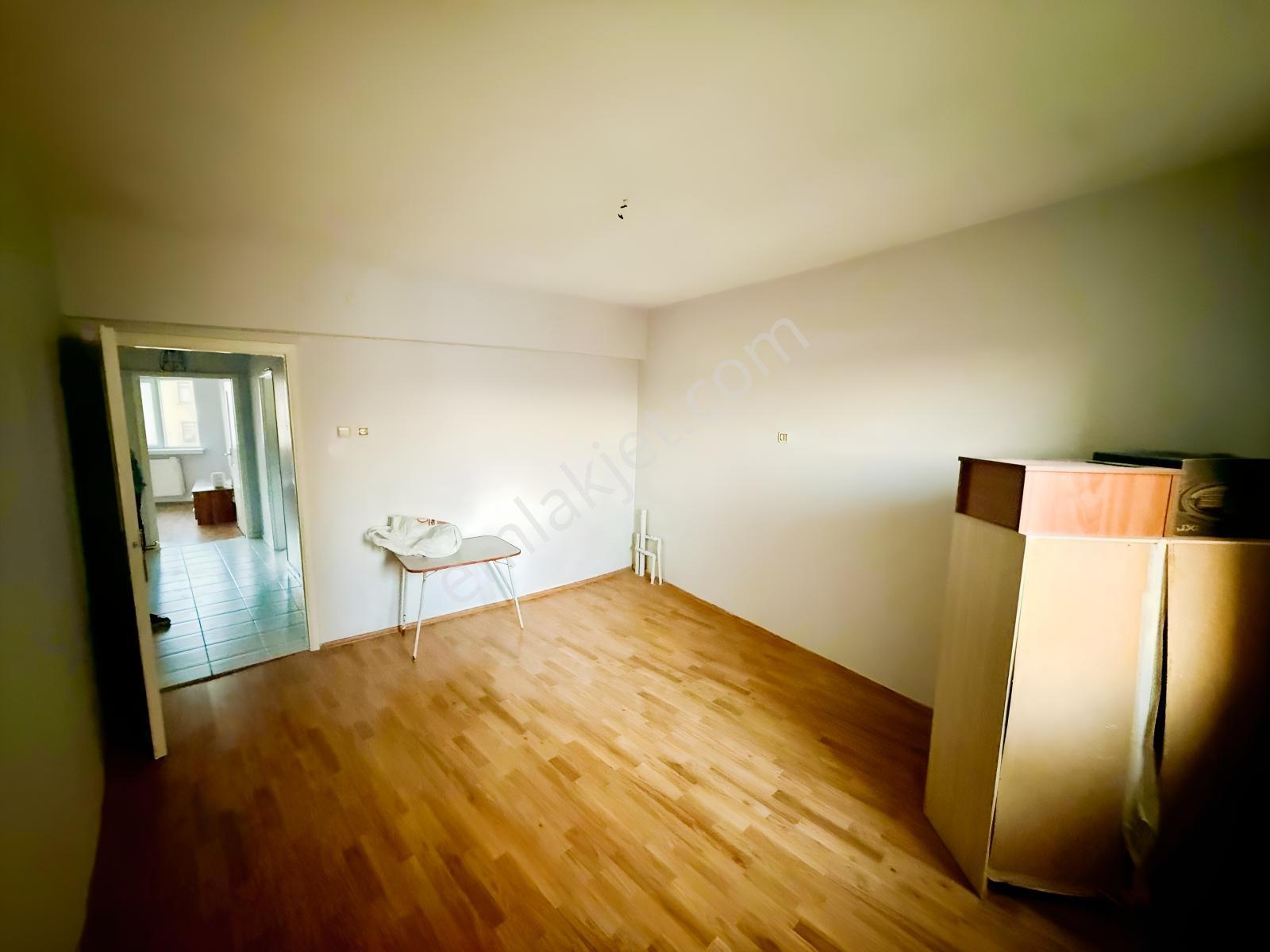 Yzg Den Seylap Caddesi Üzerinde Satılık Asansörlü 3+1 Daire — fotoğraf 23