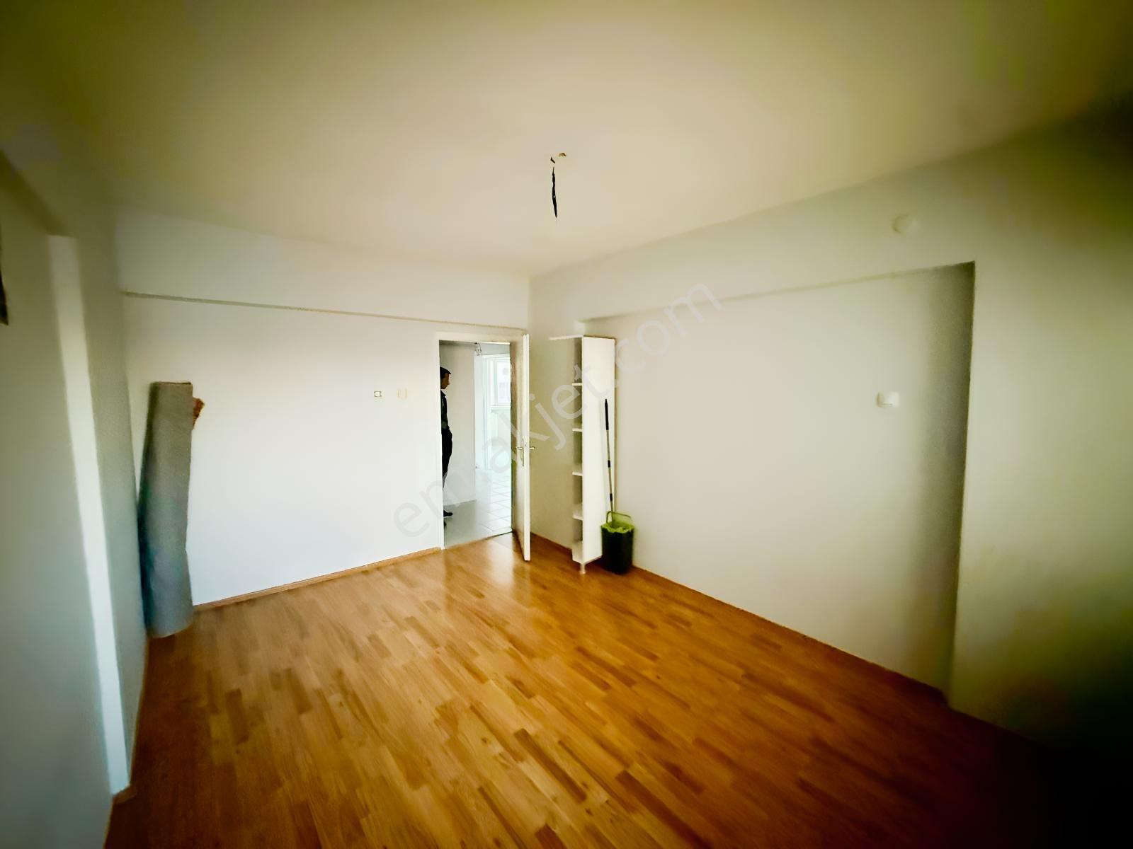 Yzg Den Seylap Caddesi Üzerinde Satılık Asansörlü 3+1 Daire — fotoğraf 26