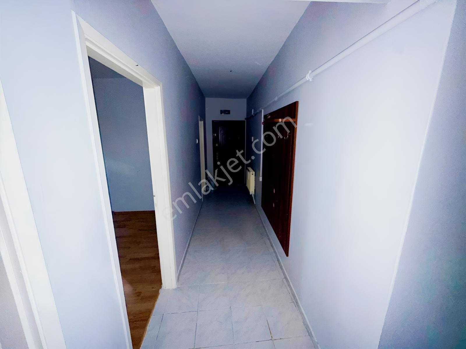 Yzg Den Seylap Caddesi Üzerinde Satılık Asansörlü 3+1 Daire — fotoğraf 31