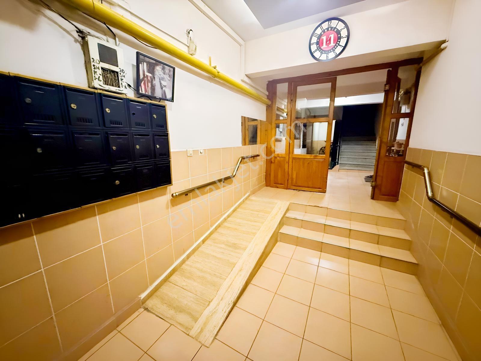 Yzg Den Seylap Caddesi Üzerinde Satılık Asansörlü 3+1 Daire — fotoğraf 35