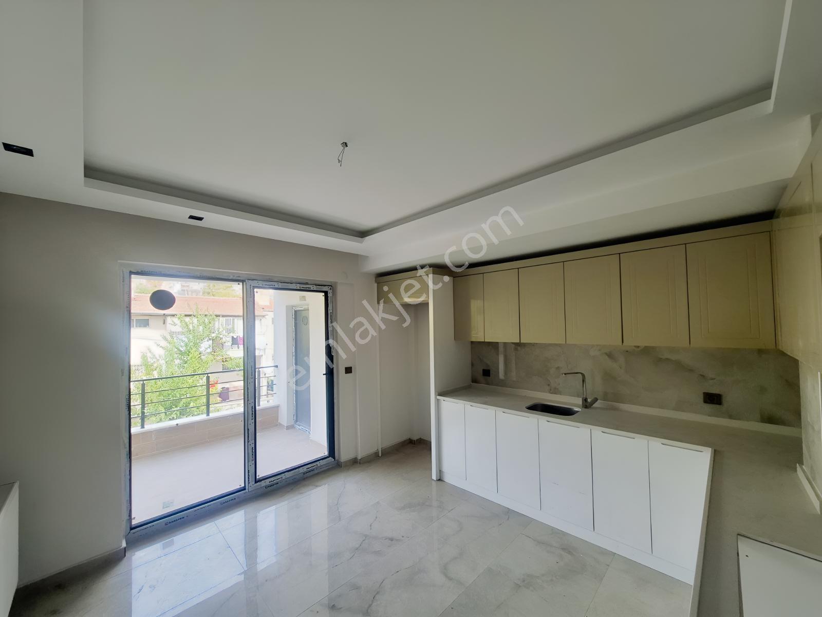 Abdullahpaşada Satılık 2+1 Daire — fotoğraf 2