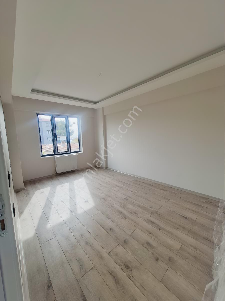 Abdullahpaşada Satılık 2+1 Daire — fotoğraf 8