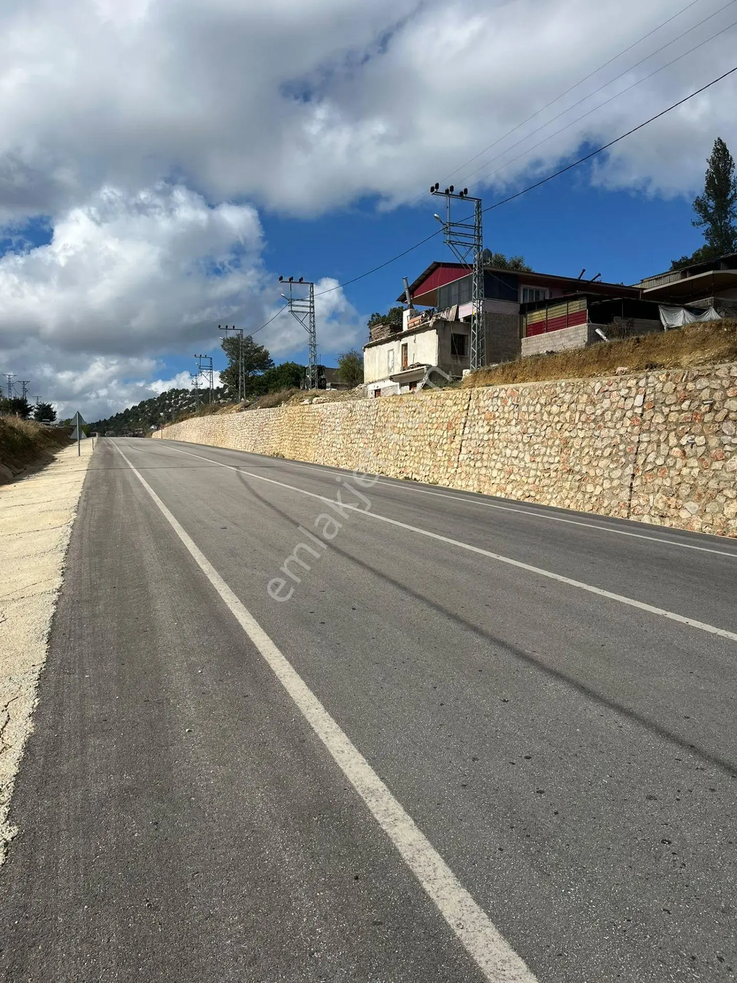 Çamlıca/çaltı 553m2 Yola Sıfır İmarlı Satılık Arsa — fotoğraf 2