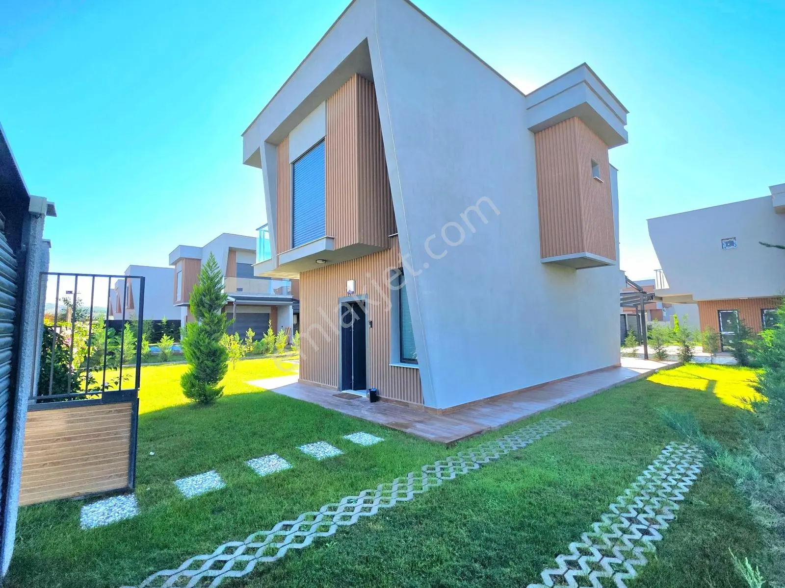 Kuşadası Davutlarda 3+1 Sıfır Satılık Villalar — fotoğraf 7