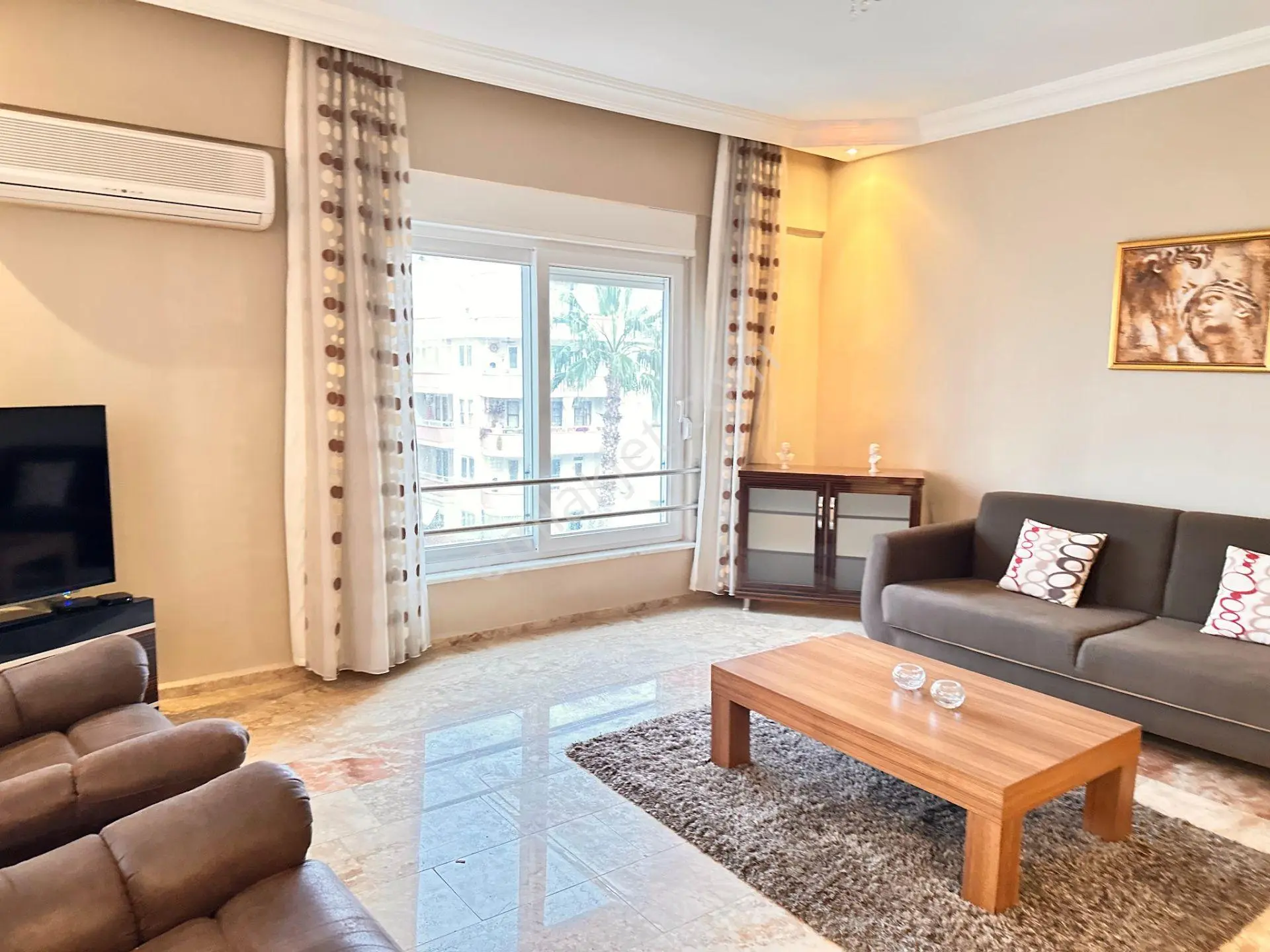 Alanya Mahmutlar'da Denize 150 M Sahile Geçişli Sitede Eşyalı 2+1 — fotoğraf 3