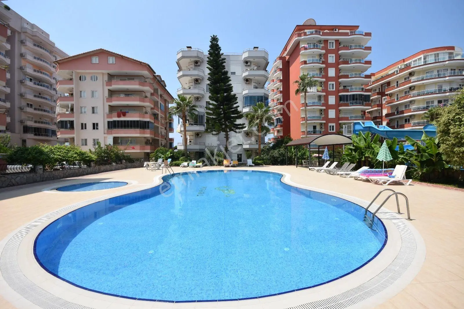 Alanya Mahmutlar'da Denize 150 M Sahile Geçişli Sitede Eşyalı 2+1 — fotoğraf 18