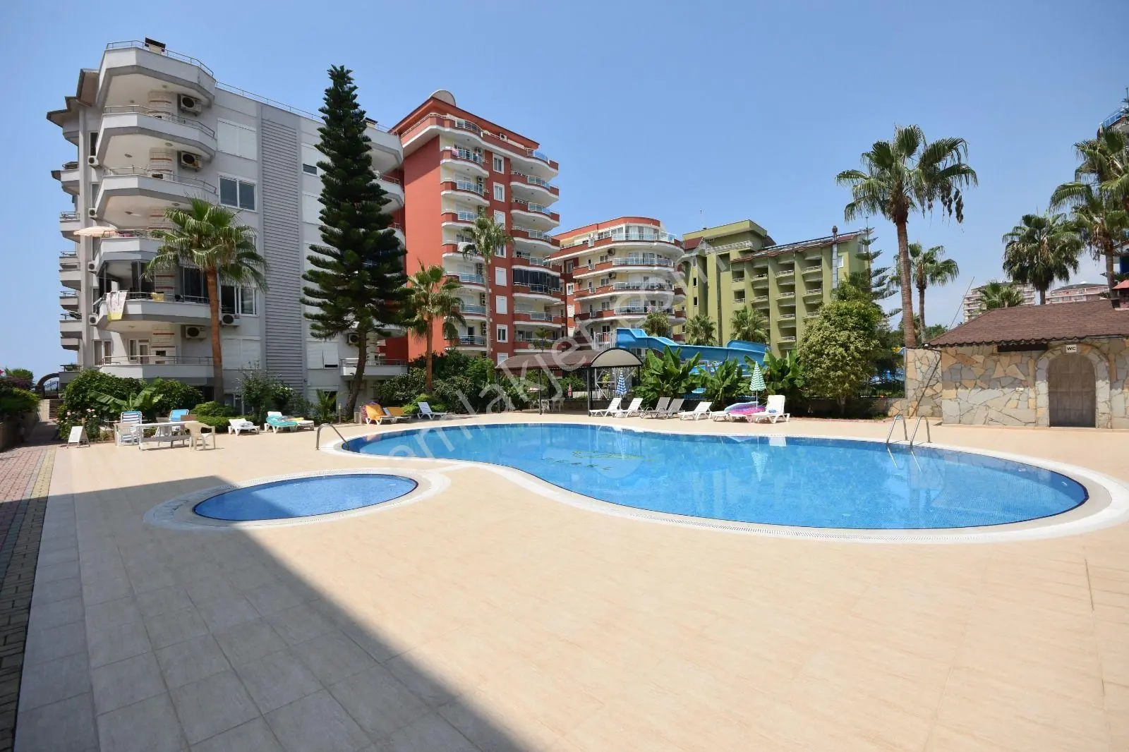 Alanya Mahmutlar'da Denize 150 M Sahile Geçişli Sitede Eşyalı 2+1 — fotoğraf 20