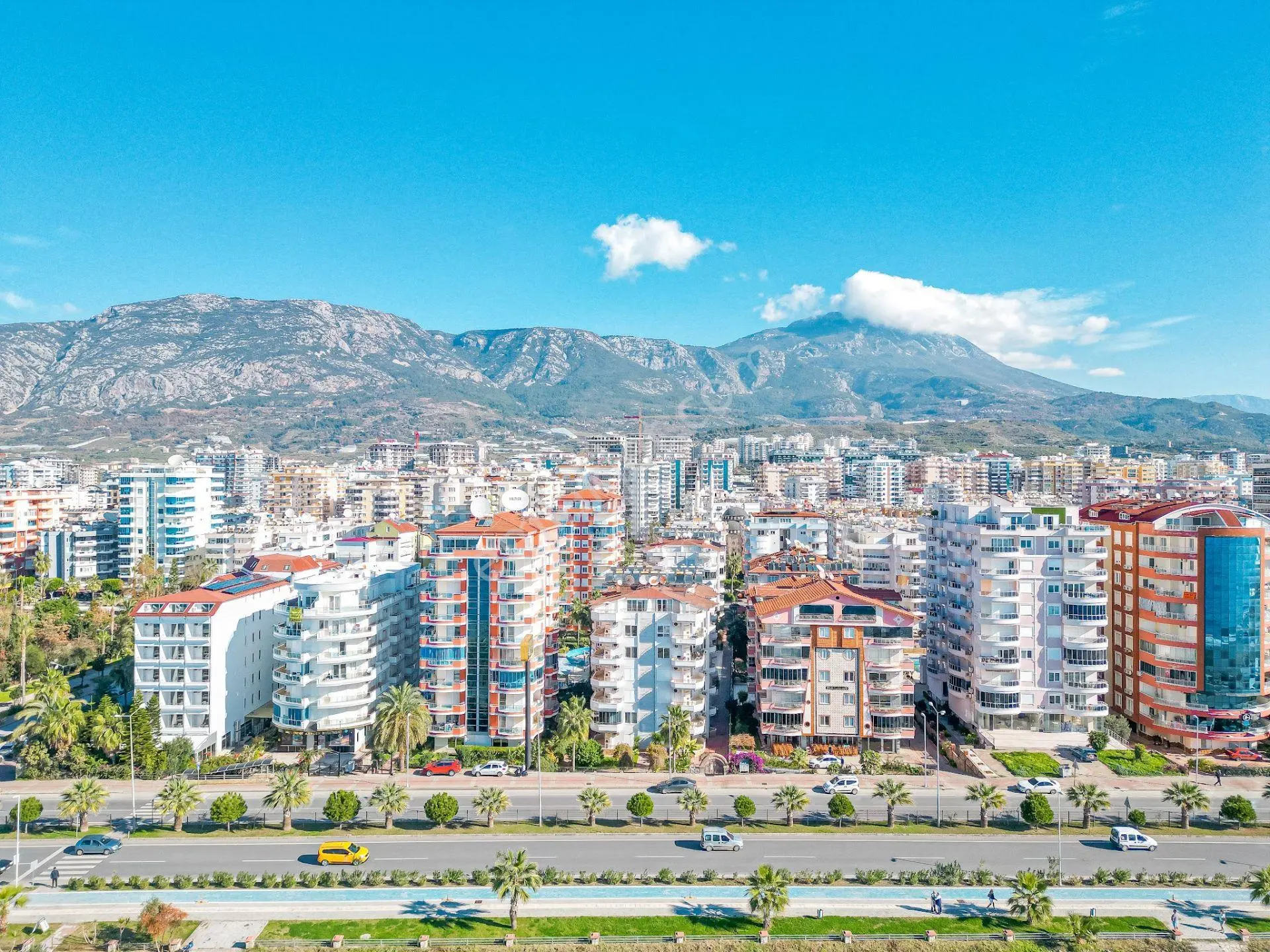 Alanya Mahmutlar'da Denize 150 M Sahile Geçişli Sitede Eşyalı 2+1 — fotoğraf 21