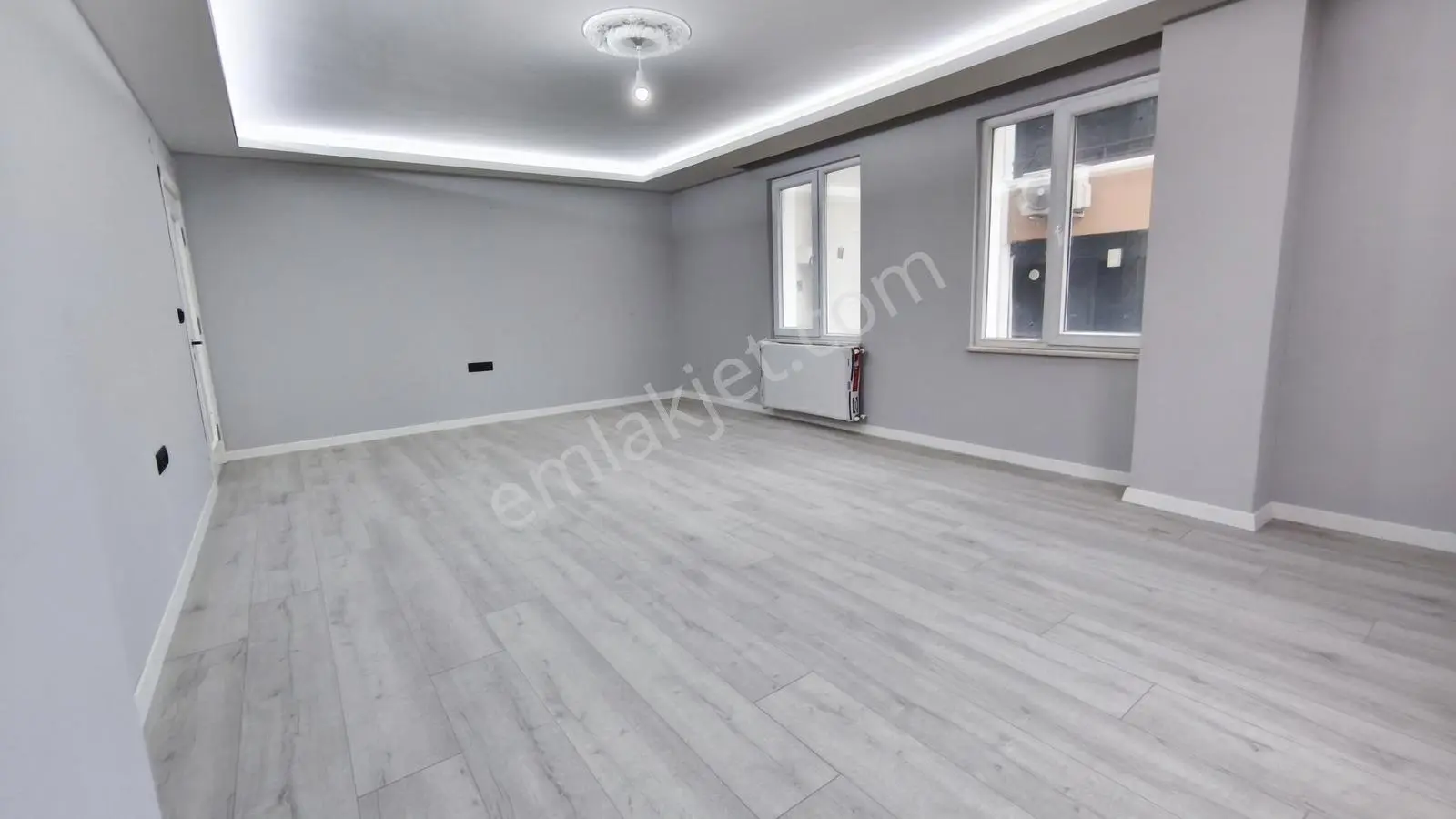 Truva/nazım Demirci'den Ataken Bulvara Cephe Satılık 3+1 Daire — fotoğraf 2