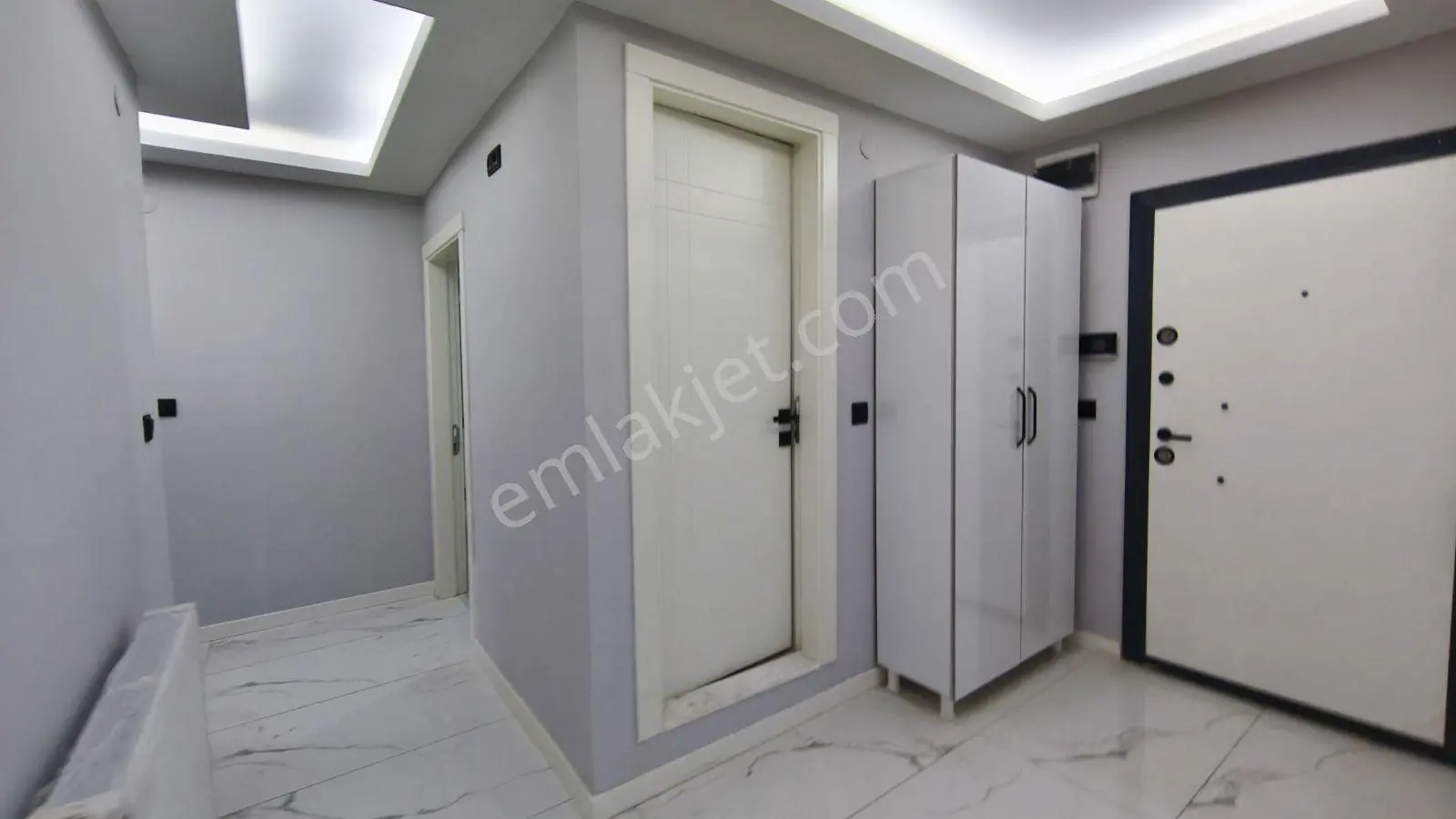 Truva/nazım Demirci'den Ataken Bulvara Cephe Satılık 3+1 Daire — fotoğraf 4