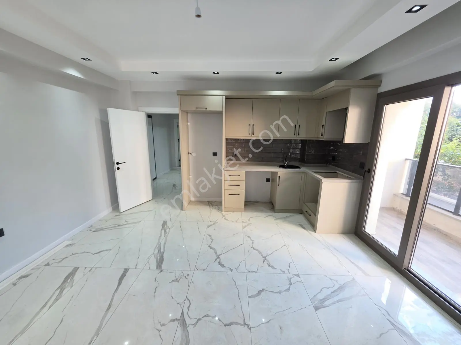Tayla Gayrimenkul'den Gömeç Yaya'da Satılık Sıfır 2+1 Lüx Daire — fotoğraf 2