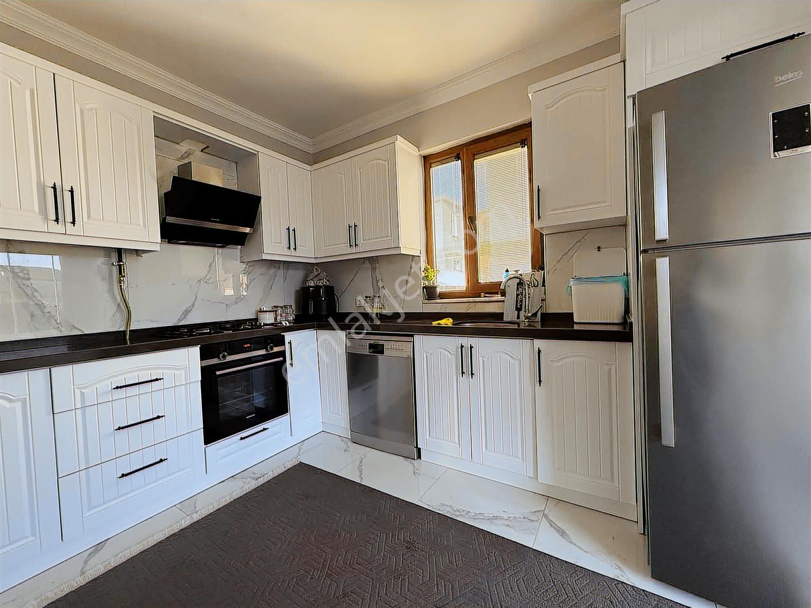 Adapazarı Erenler Yeni Mah. Satılık 3+1 Remax Desıgn