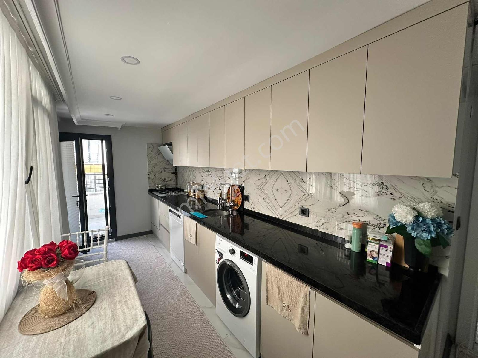 3 + 1 Satılık İskanlı Kat Mülkiyetli 120m2 Ara Kat Lüks Ön Cephe — fotoğraf 2