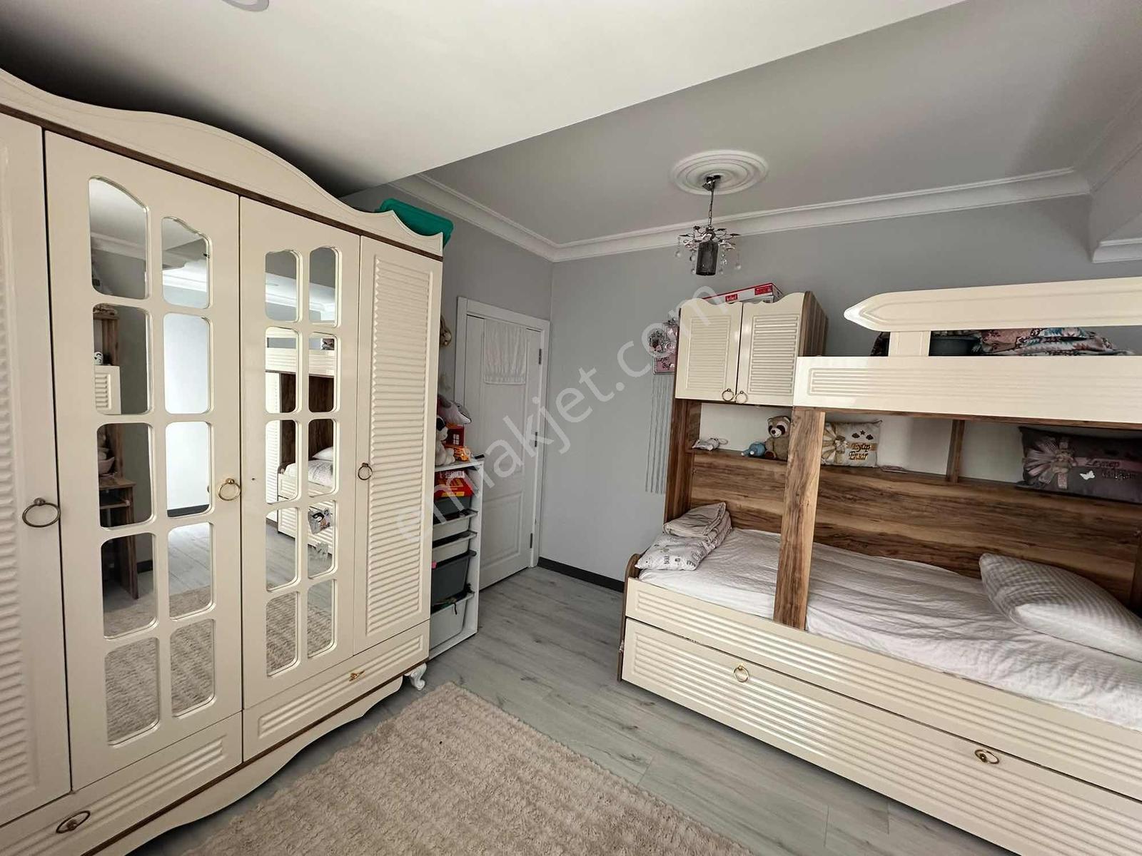 3 + 1 Satılık İskanlı Kat Mülkiyetli 120m2 Ara Kat Lüks Ön Cephe — fotoğraf 8
