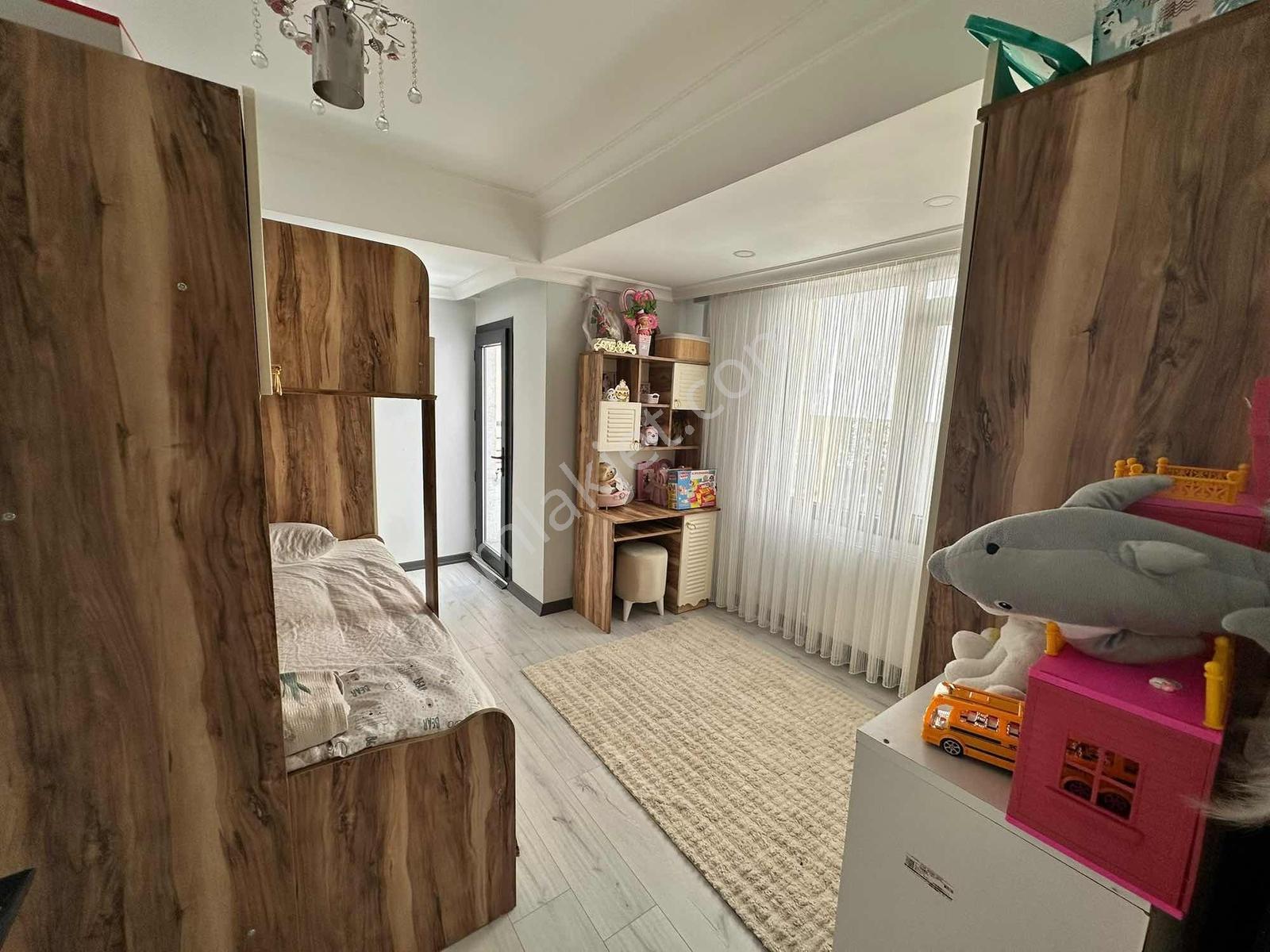3 + 1 Satılık İskanlı Kat Mülkiyetli 120m2 Ara Kat Lüks Ön Cephe — fotoğraf 9