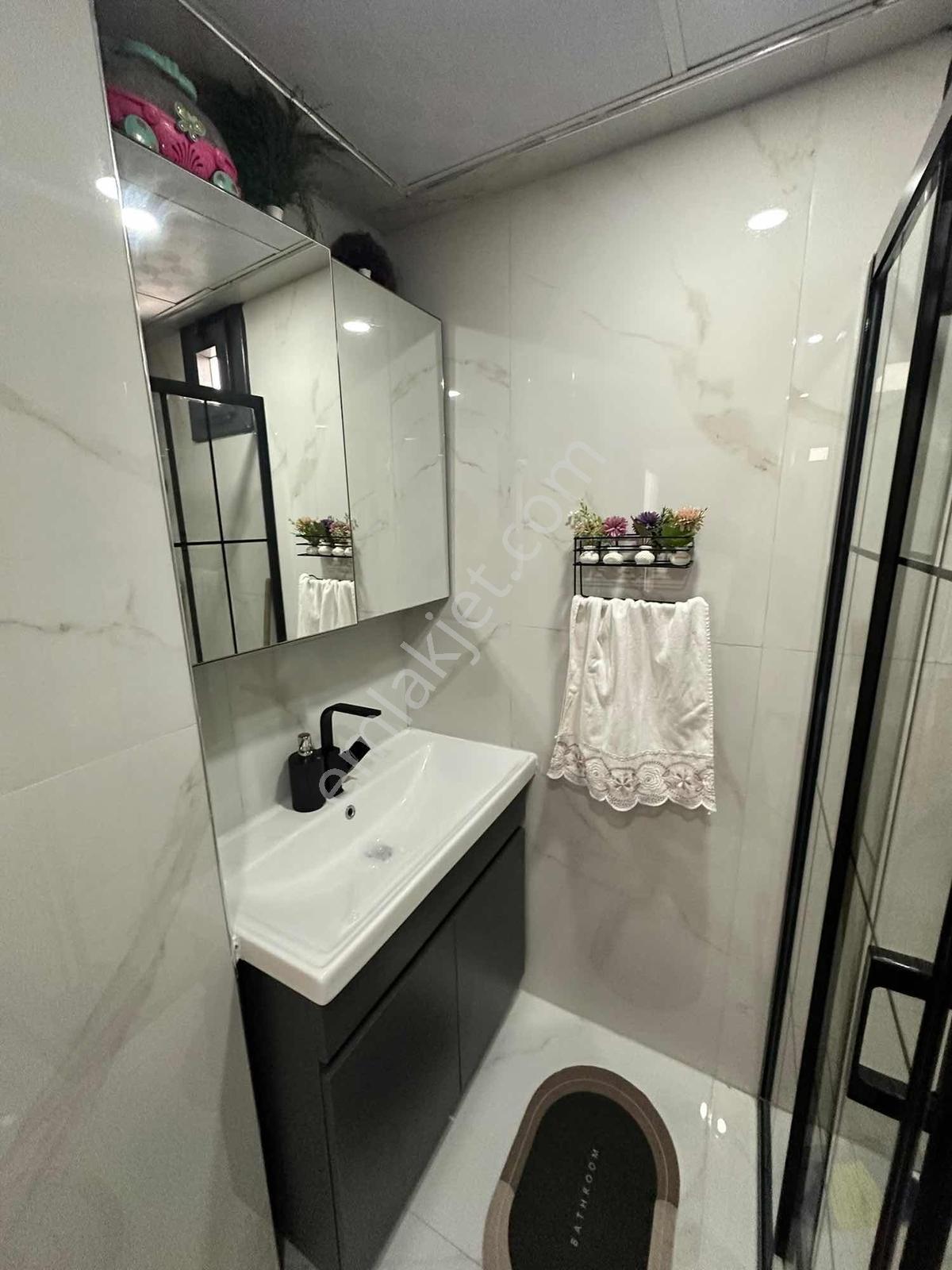 3 + 1 Satılık İskanlı Kat Mülkiyetli 120m2 Ara Kat Lüks Ön Cephe — fotoğraf 12
