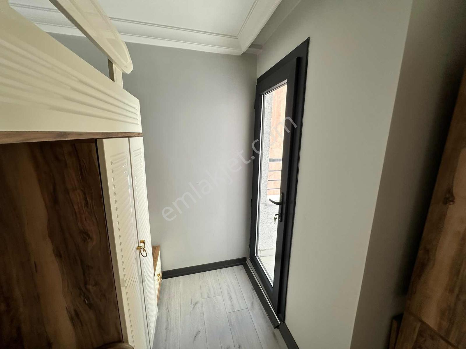 3 + 1 Satılık İskanlı Kat Mülkiyetli 120m2 Ara Kat Lüks Ön Cephe — fotoğraf 13