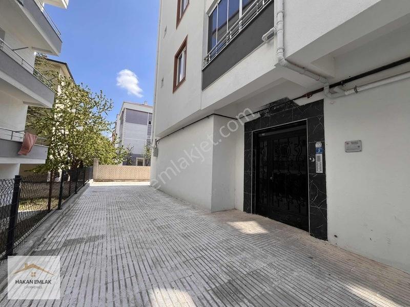 Hakan Emlak'tan Ekin Cd Üzerinde 2+1 Full Yapılı Satılık Daire — fotoğraf 3