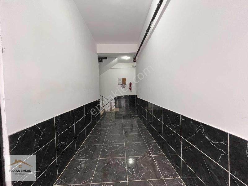 Hakan Emlak'tan Ekin Cd Üzerinde 2+1 Full Yapılı Satılık Daire — fotoğraf 4