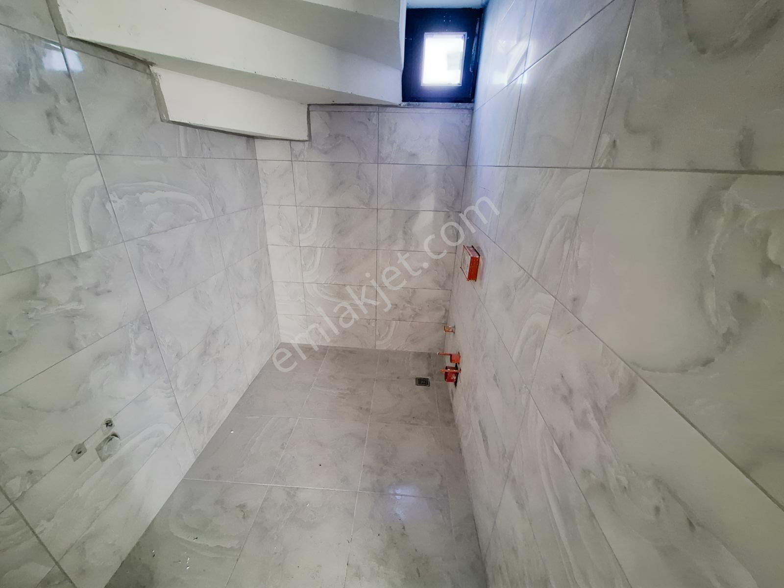 Kartepe'de Site İçerisinde Sıfır Satılık 2+1 Çatı Dubleks — fotoğraf 2