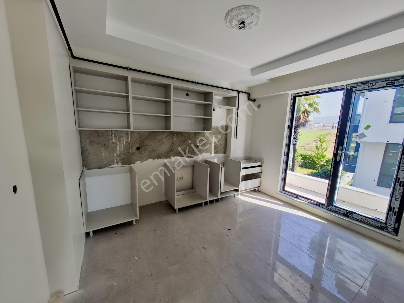 Kartepe'de Site İçerisinde Sıfır Satılık 2+1 Çatı Dubleks — fotoğraf 9