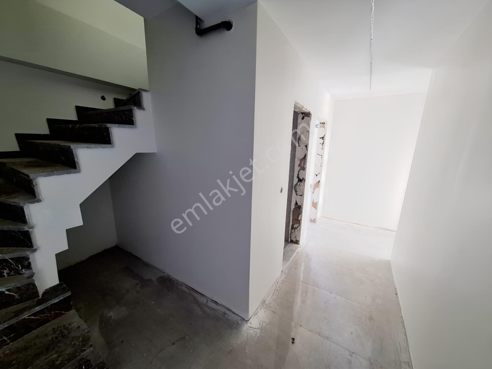 Kartepe'de Site İçerisinde Sıfır Satılık 2+1 Çatı Dubleks — fotoğraf 10